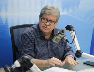 João Azevêdo diz que vai lançar nome ao Senado e projeta anúncio oficial para breve