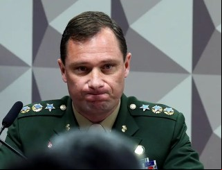Moraes determina prisão de Cid, mas revoga em seguida; PF vai ouvi-lo