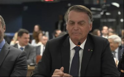 Crusoé: Jair Bolsonaro convida Moraes para ser vice de chapa