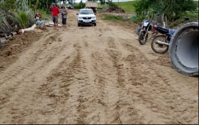 Gestão ativa: mesmo no feriado, Daniela Ribeiro acompanha melhorias em infraestrutura urbana